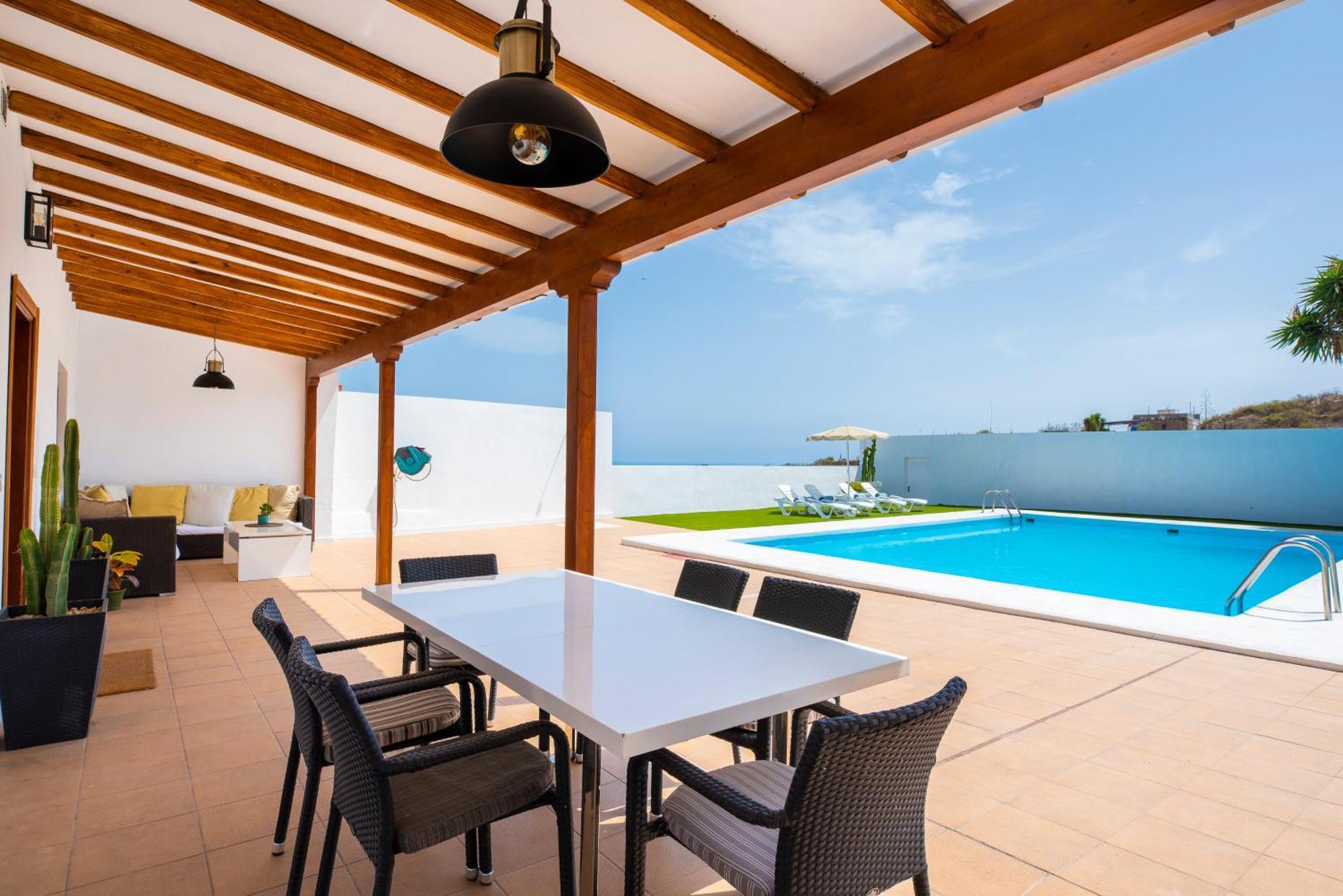 Vakantiehuis Private House With Pool & Garden